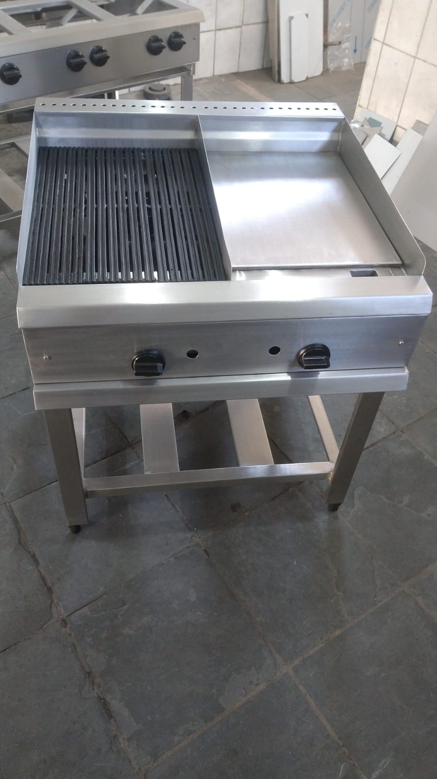 Char broiler profissional