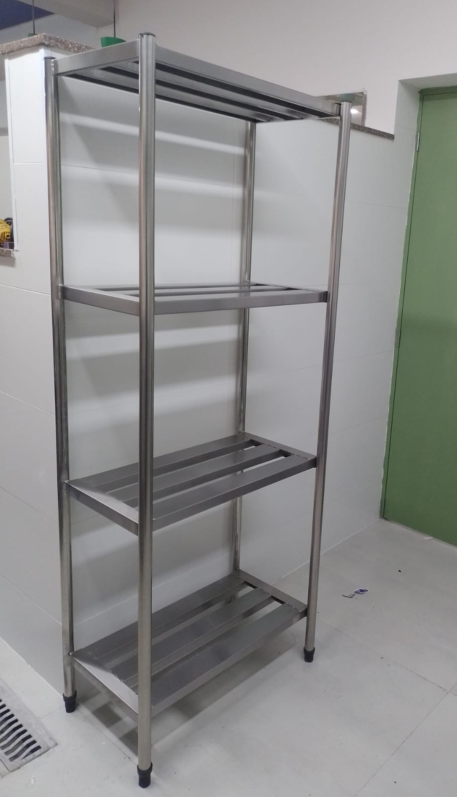 Prateleira em aço inox para cozinha industrial - Brás Inox