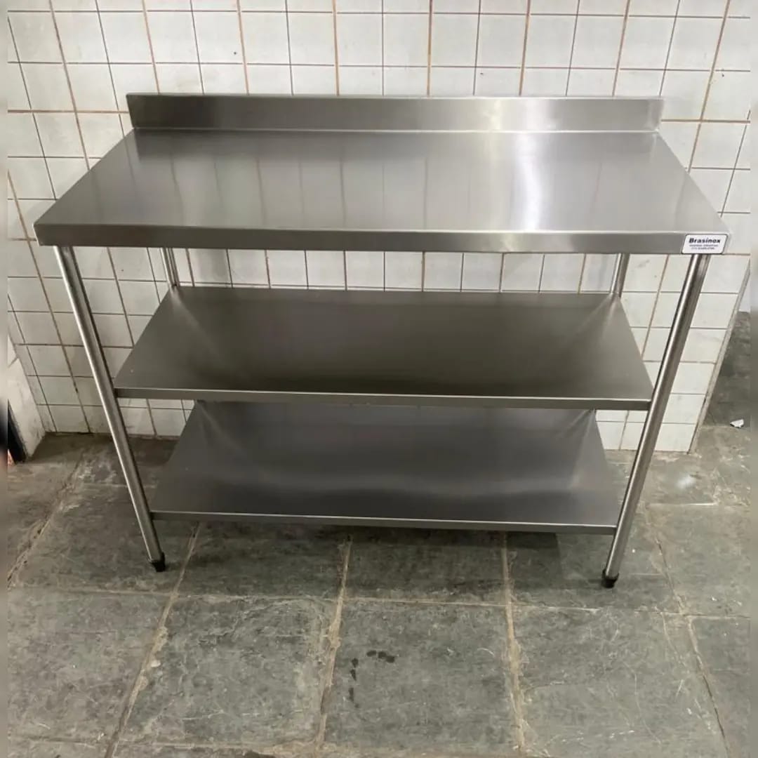 Mesa auxiliar de inox hospitalar